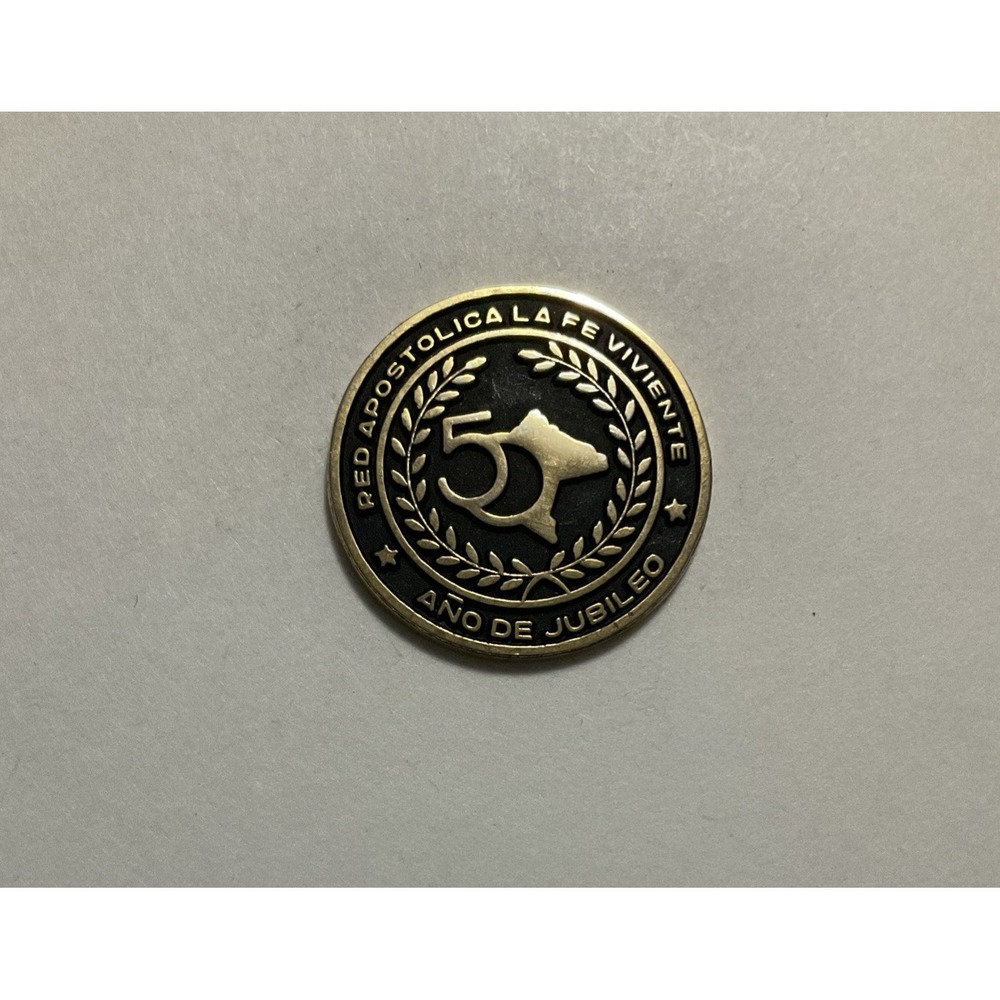 Red Apostolica La Fe Viviente Ano De Jubileo Lapel Pin 50th Anniversary Brooch